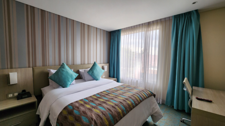 Suite-Junior-habitación-hotel-plaza-suites-Bogotá